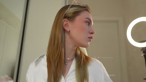 EMILY online show from 01/05/25, 02:41