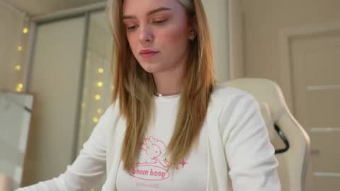 EMILY online show from 01/06/25, 04:34