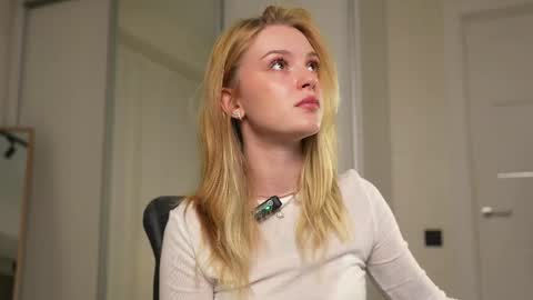 EMILY online show from 09/08/25, 05:01