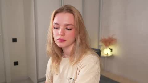 EMILY online show from 11/09/25, 05:55