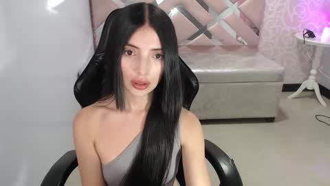 CINTIA ARAUJO online show from 10/03/25, 10:07