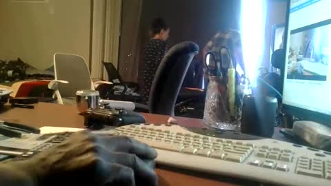 Snapshot of da_c_e_a_c_k_s chatting on 11/24/25, 10:53 Da C E A C K S online show from 11/24/25, 10:53