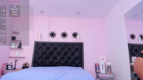 Snapshot of daaniela_moon chatting on 03/08/25, 11:58 Daniela online show from 03/08/25, 11:58