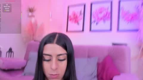Snapshot of daaniela_moon chatting on 09/12/25, 12:05 Daniela online show from 09/12/25, 12:05