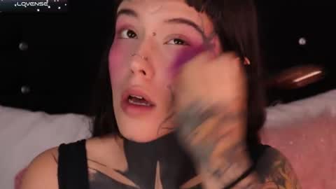 Snapshot of daarlene chatting on 02/11/25, 11:54 Darlene online show from 02/11/25, 11:54