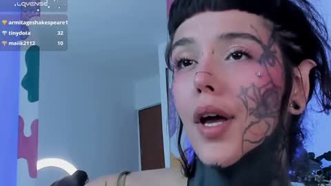 Snapshot of daarlene chatting on 03/09/25, 01:04 Darlene online show from 03/09/25, 01:04