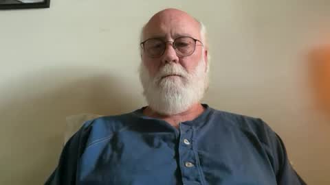 Snapshot of daddy341177 chatting on 11/11/25, 10:43 daddy341177 online show from 11/11/25, 10:43