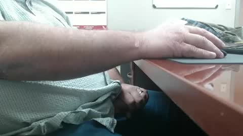 Snapshot of daddy7194 chatting on 11/06/25, 11:00 daddy7194 online show from 11/06/25, 11:00