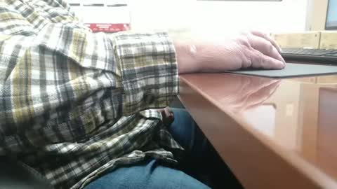 Snapshot of daddy7194 chatting on 12/05/25, 01:52 daddy7194 online show from 12/05/25, 01:52