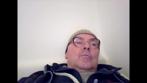 Snapshot of daddy91964 chatting on 12/05/24, 08:44 daddy91964 online show from 12/05/24, 08:44