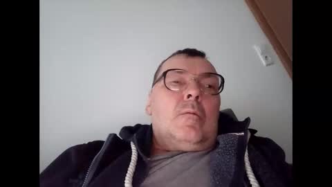 Snapshot of daddy91964 chatting on 12/06/24, 03:22 daddy91964 online show from 12/06/24, 03:22