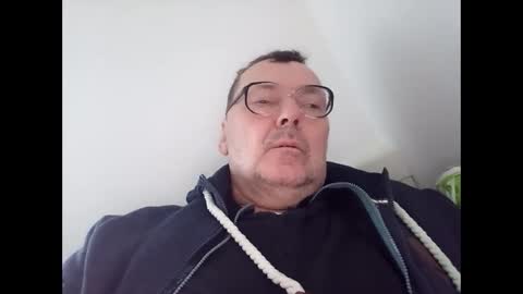 Snapshot of daddy91964 chatting on 12/07/24, 12:24 daddy91964 online show from 12/07/24, 12:24