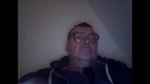 Snapshot of daddy91964 chatting on 12/25/24, 08:28 daddy91964 online show from 12/25/24, 08:28