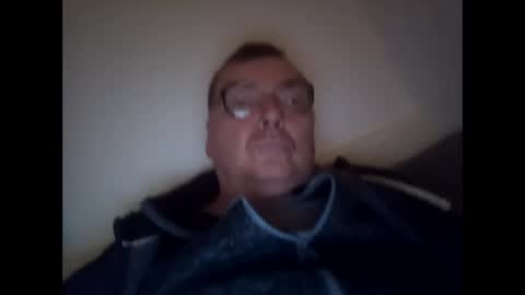 Snapshot of daddy91964 chatting on 12/27/24, 09:32 daddy91964 online show from 12/27/24, 09:32