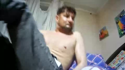 Snapshot of daddybigwhitecock chatting on 11/12/25, 07:35 Tommy online show from 11/12/25, 07:35