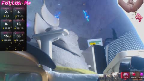 Snapshot of daddymoongirl chatting on 02/05/25, 10:12 Tracey and Eve purple online show from 02/05/25, 10:12