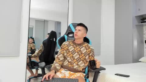 daddyrich4u online show from 10/17/25, 01:42