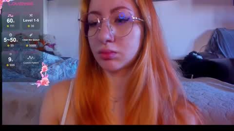 Snapshot of daddyslittleslutfox chatting on 11/25/25, 09:42 daddyslittleslutfox online show from 11/25/25, 09:42