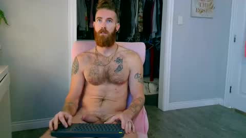 Snapshot of daddyunlocked89 chatting on 10/13/25, 02:06 daddyunlocked89 online show from 10/13/25, 02:06