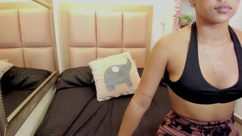 Snapshot of daenerys_targa chatting on 12/04/24, 10:24 Lesly online show from 12/04/24, 10:24
