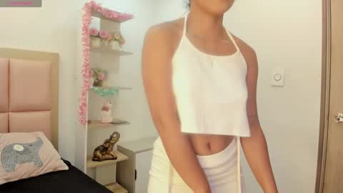Snapshot of daenerys_targa chatting on 01/08/25, 03:51 Lesly online show from 01/08/25, 03:51