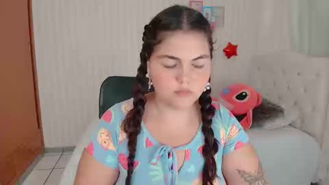 Snapshot of daeneryslove_doll chatting on 09/10/25, 03:50 daeneryslove_doll online show from 09/10/25, 03:50