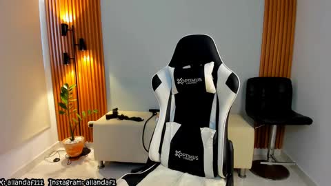 Snapshot of dafboy_ chatting on 02/23/25, 04:57 Allan Daf online show from 02/23/25, 04:57