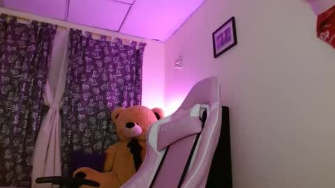 Snapshot of dafne_hot77 chatting on 10/04/25, 09:29 dafne_hot77 online show from 10/04/25, 09:29