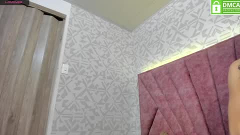 dafnee_e online show from 12/20/24, 02:30