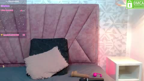 dafnee_e online show from 02/23/25, 01:35