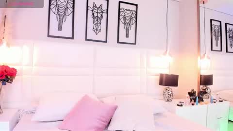 Dafnne online show from 10/18/25, 07:03