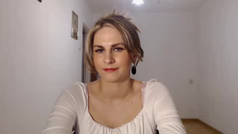 Snapshot of dagmariepiquant chatting on 12/03/24, 07:11 Dagmarie online show from 12/03/24, 07:11