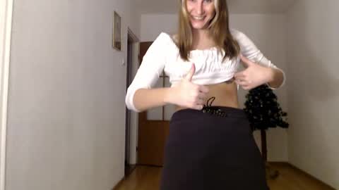 Snapshot of dagmariepiquant chatting on 12/21/24, 06:41 Dagmarie online show from 12/21/24, 06:41