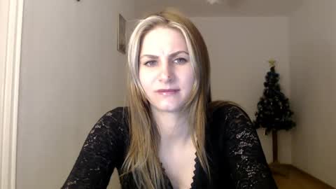 Snapshot of dagmariepiquant chatting on 12/23/24, 06:11 Dagmarie online show from 12/23/24, 06:11
