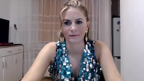 Snapshot of dagmariepiquant chatting on 12/23/24, 07:20 Dagmarie online show from 12/23/24, 07:20