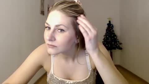 Snapshot of dagmariepiquant chatting on 12/29/24, 06:14 Dagmarie online show from 12/29/24, 06:14