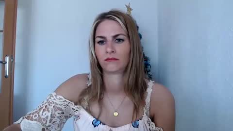 Snapshot of dagmariepiquant chatting on 01/18/25, 11:00 Dagmarie online show from 01/18/25, 11:00