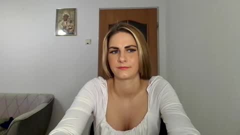 Snapshot of dagmariepiquant chatting on 02/11/25, 08:42 Dagmarie online show from 02/11/25, 08:42