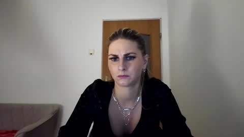 Snapshot of dagmariepiquant chatting on 02/17/25, 04:26 Dagmarie online show from 02/17/25, 04:26
