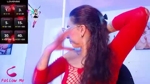 Snapshot of dagny_ chatting on 09/17/25, 03:19 Dagny online show from 09/17/25, 03:19