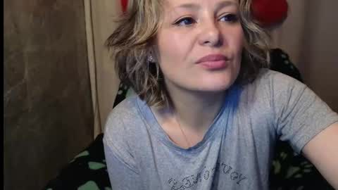 Snapshot of dagny_jo chatting on 02/25/25, 04:14 Lulu online show from 02/25/25, 04:14