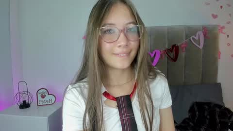 Snapshot of dahlia_rousse chatting on 02/28/25, 11:45 Dahlia online show from 02/28/25, 11:45