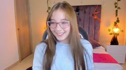 Snapshot of dahlia_rousse chatting on 10/14/25, 09:37 Dahlia online show from 10/14/25, 09:37