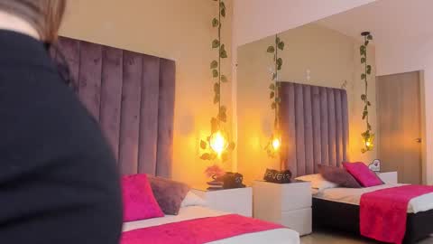 Snapshot of dahlia_rousse chatting on 11/07/25, 12:43 Dahlia online show from 11/07/25, 12:43