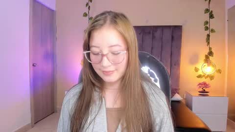 Snapshot of dahlia_rousse chatting on 11/10/25, 05:50 Dahlia online show from 11/10/25, 05:50