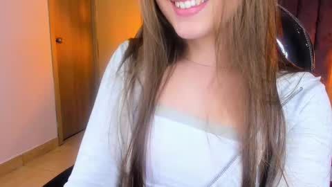 Snapshot of dahlia_rousse chatting on 11/18/25, 06:07 Dahlia online show from 11/18/25, 06:07