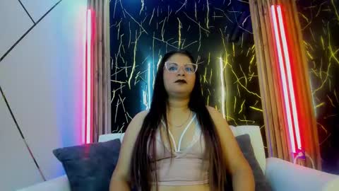 dahlia_vera11_aws online show from 10/05/25, 03:49
