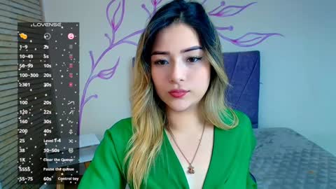 Snapshot of dahliamoore chatting on 12/19/24, 01:18 Dahlia online show from 12/19/24, 01:18