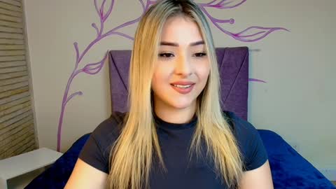 Snapshot of dahliamoore chatting on 01/14/25, 07:21 Dahlia online show from 01/14/25, 07:21