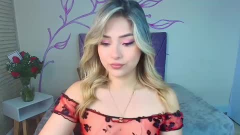 Snapshot of dahliamoore chatting on 02/14/25, 08:37 Dahlia online show from 02/14/25, 08:37